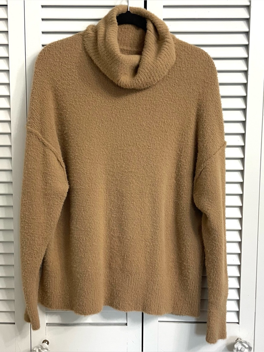 Aerie Brown Tan Turtleneck Tunic Sweater Fuzzy Soft Oversized Side Slits Sz S